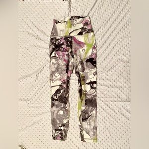 Lululemon white Align Leggings 25"